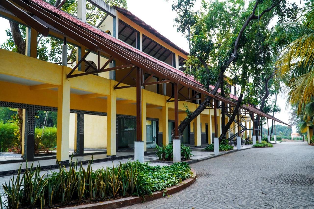 Shanti Resorts Valsad Dış mekan fotoğraf