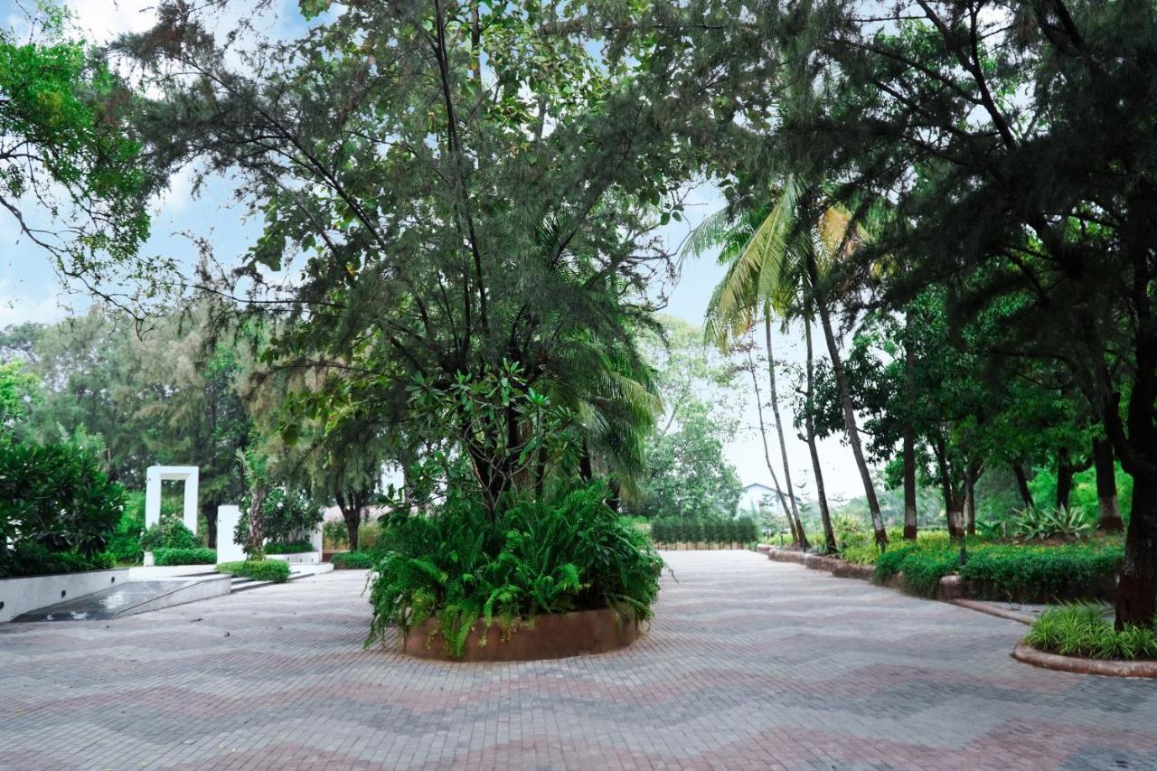 Shanti Resorts Valsad Dış mekan fotoğraf
