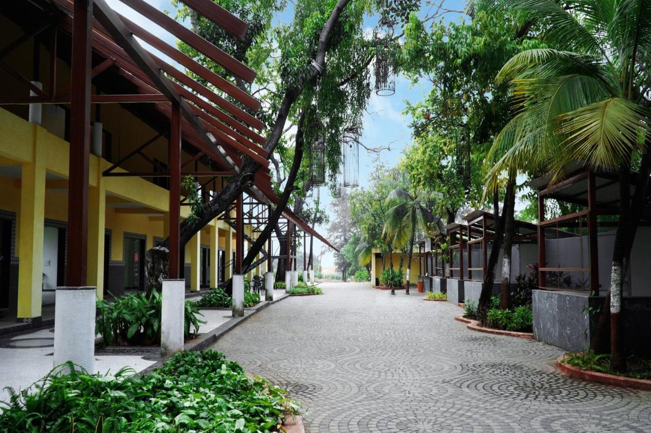 Shanti Resorts Valsad Dış mekan fotoğraf