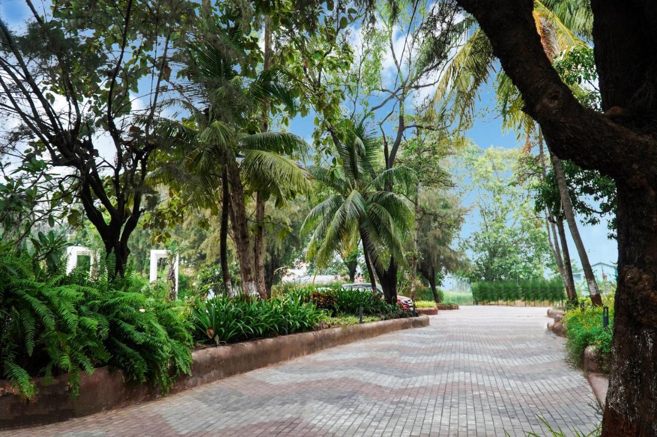 Shanti Resorts Valsad Dış mekan fotoğraf